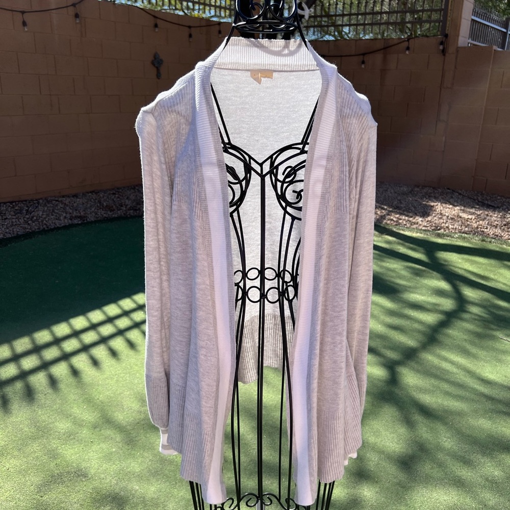 EUC Anthropologie Moth Gray and White Cardigan Sz Small